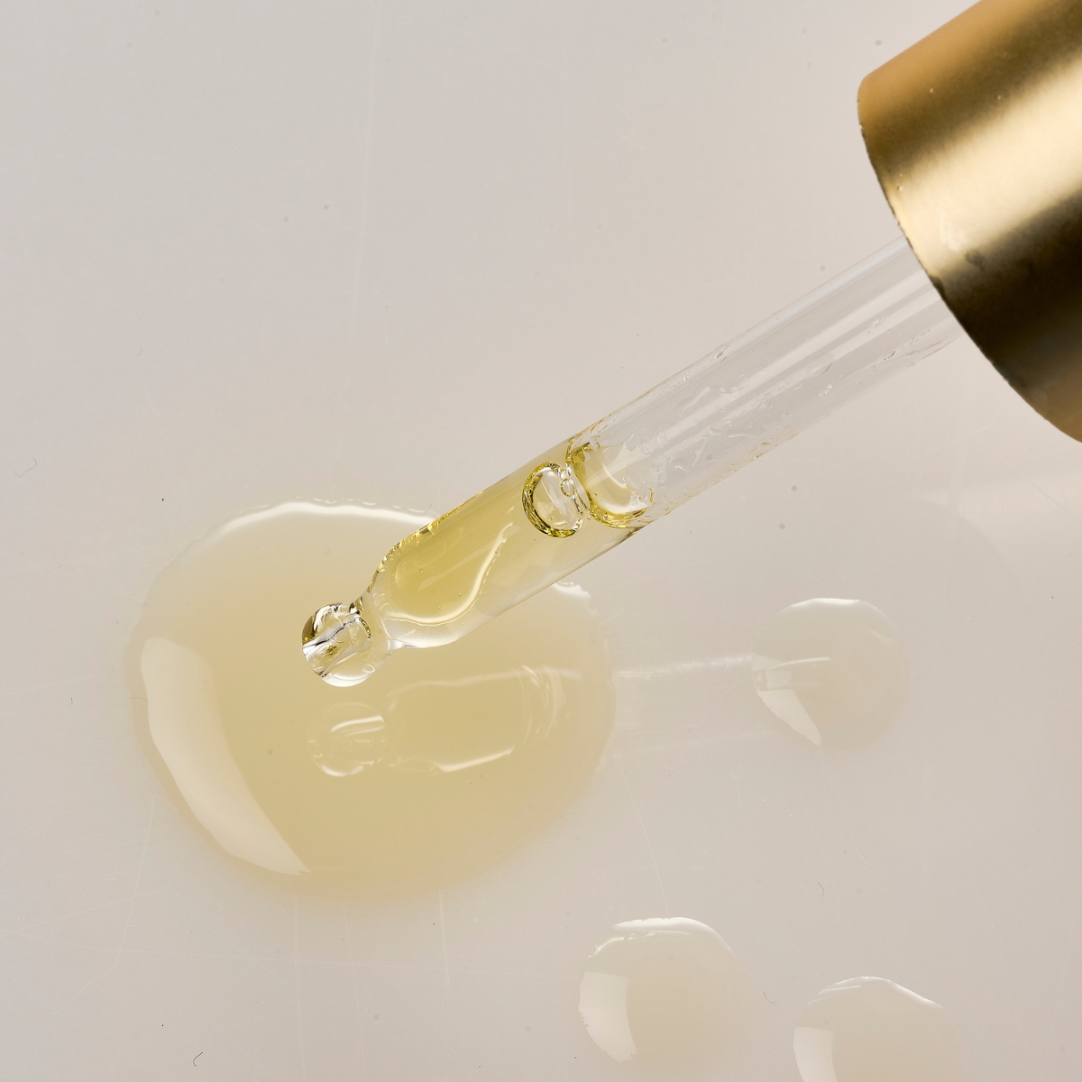 Harmonizing Oil Gesichtsöl mit Schwarzem Sesam Ursamenöl für die tägliche Gesichtspflege