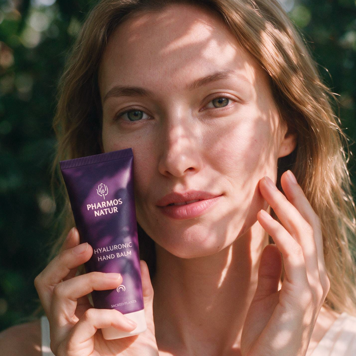 Hyaluronic Hand Balm von Pharmos Natur Modelmotif Moodbild