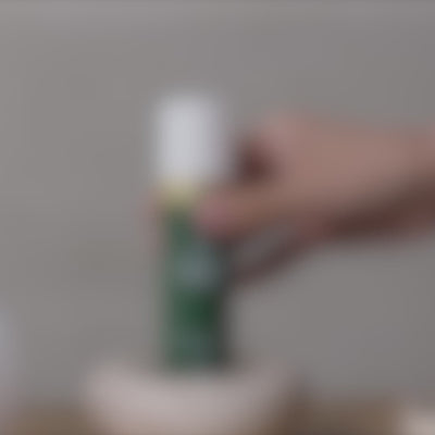 Videoerklärung Revitalizing Gel von Bernadette Dalio international Trainer Pharmos Natur Academy