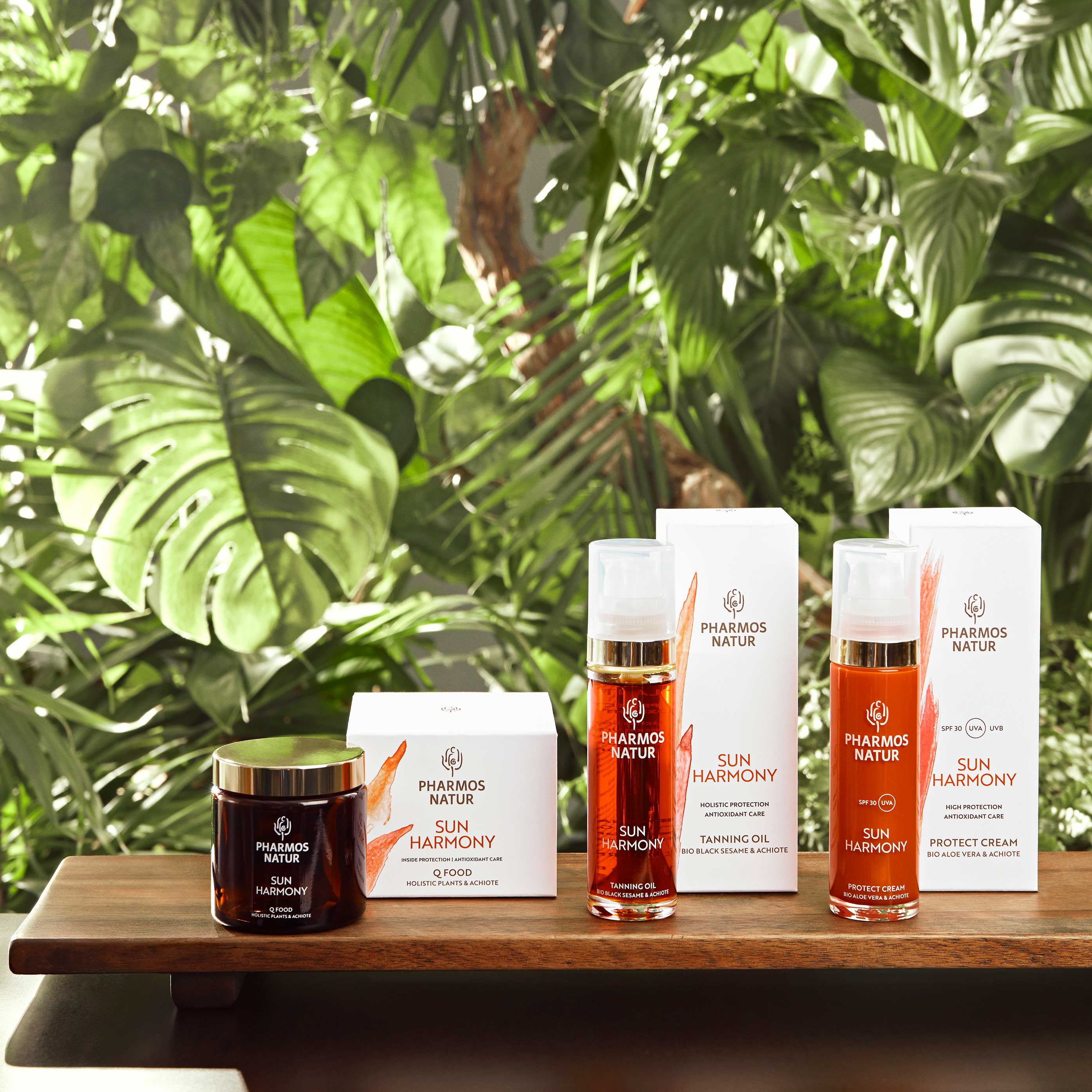 Sun Harmony Produkte Sun Harmony Produktlinie mit Blättern im Hintergrund