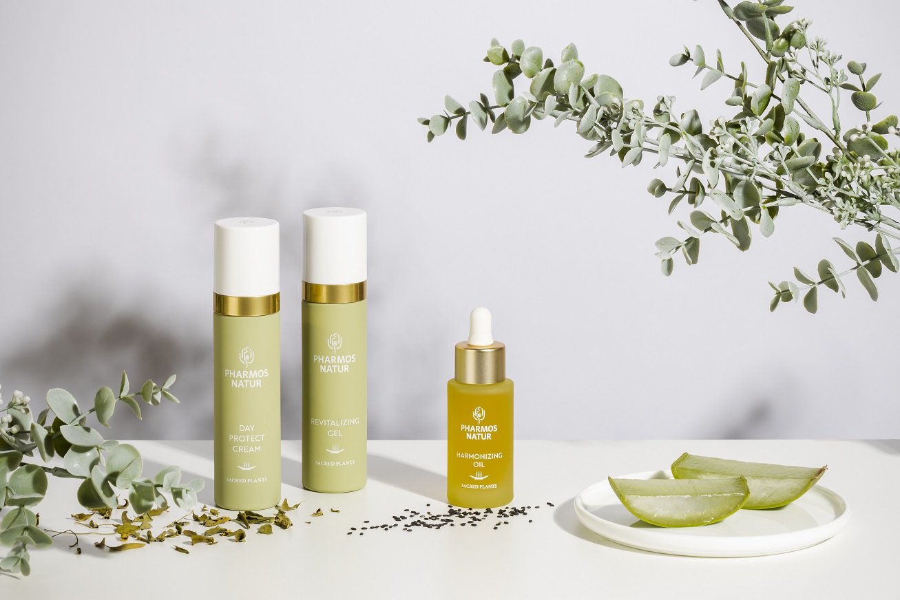 Produktlinie Skin Therapy Produktlinie Skin Therapy mit Day Protect Cream, Revitalizing Gel und Harmonizing Oil